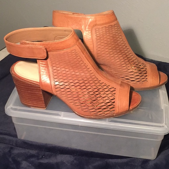 vince camuto lavette leather block heel sandal